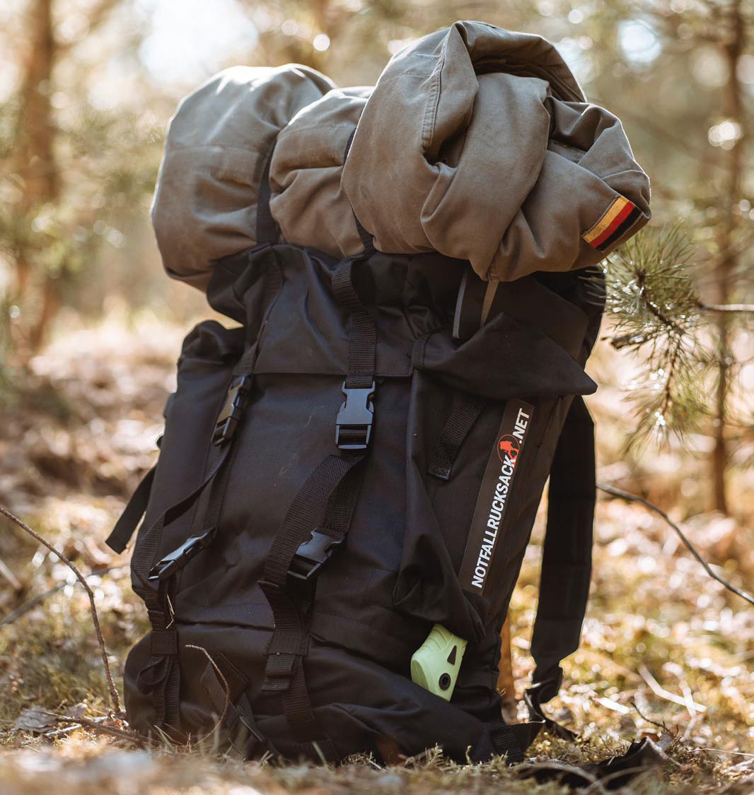Emergency backpack for 2 people - twice the content - incl. food, sleeping, first aid escape backpack twice